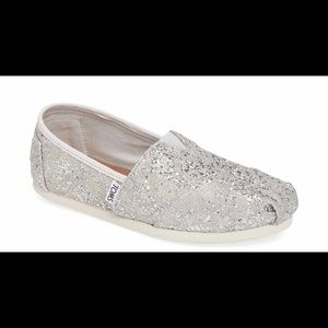 Classic Lace Glitz Slip-On Shoe